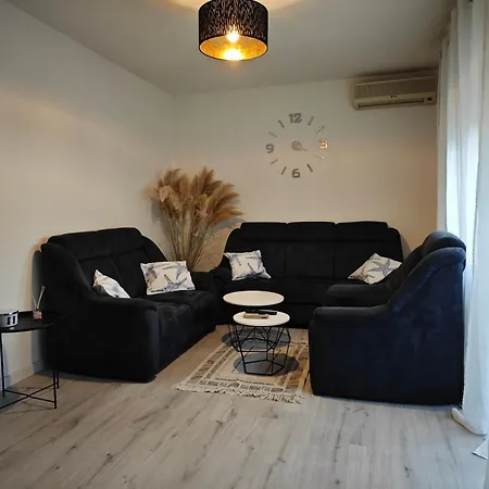 Casa Baya With Garden And River View & Parking Hébergement de vacances Mostar